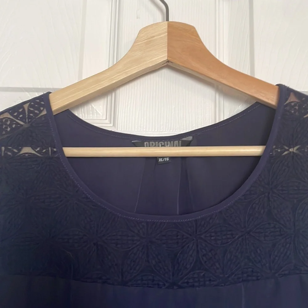 Nicole Miller Original navy blue tank top with lace detail - Picture 3 of 9
